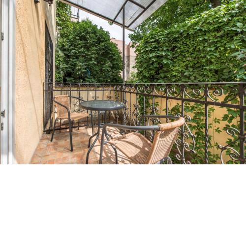 KAZ7 Kazinczy Apartment