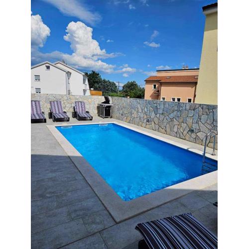Khalli apartman 4 stars with pool and jacuzzi