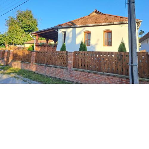Kis Bujdosó Vendégház