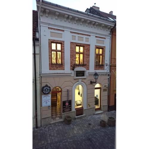 Kisfaludy Sándor Apartman