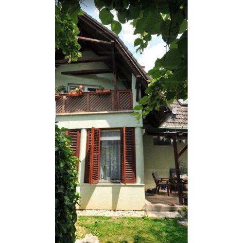 Klebi’s Apartmanház 20