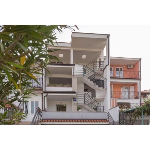 Klimatisierte Ferienwohnung Marica 2 Mit Balkon