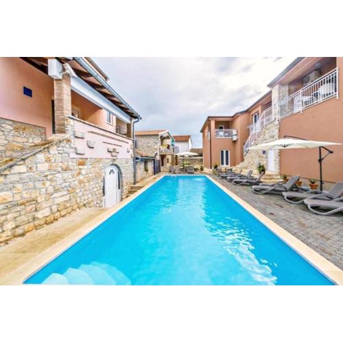 Klimatisierte Wohnung in Tar mit Garten, Terrasse und Grill