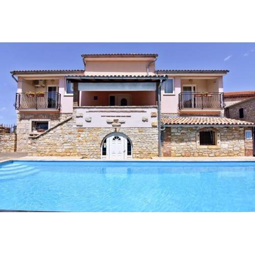 Klimatisierte Wohnung in Tar mit gemeinschaftlichem Pool, Grill und Garten