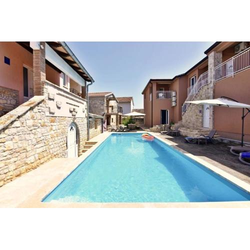 Klimatisierte Wohnung in Tar mit Terrasse, Grill und Garten