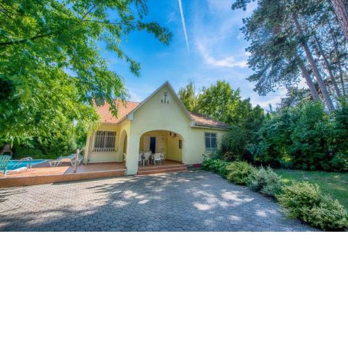 Klimatisiertes Ferienhaus in Sifok mit Grill