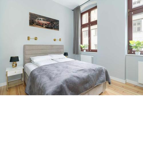Klimatyczne Studio z Biurkiem w Poznaniu by Noclegi Renters