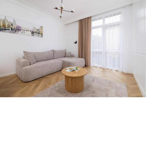 Klimatyzowany Apartament w Krakowie przy Parku z Dwiema Sypialniami i Biurkiem do Pracy Zdalnej by Noclegi Renters