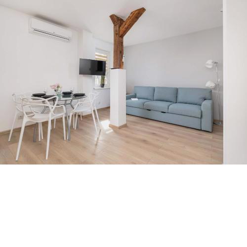 Klimatyzowany Apartament z Dwiema Sypialniami w Centrum Krakowa Blisko Rynku i Parku by Noclegi Renters