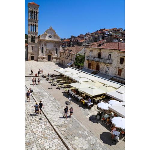 Kolbe Hvar Piazza Apartment