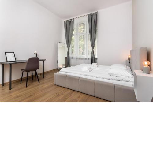 Kołłątaja - 2 Bedroom Old Town Apartment - by Upstairs