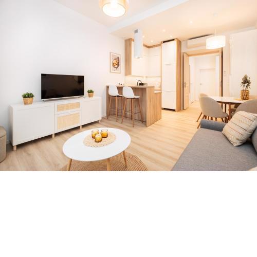 Kołłątaja Spacious Modern Apartment - by Upstairs