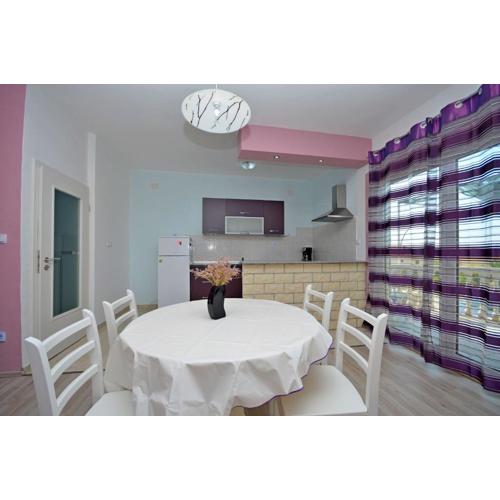Komfortable, Modern Eingerichtete Wohnung