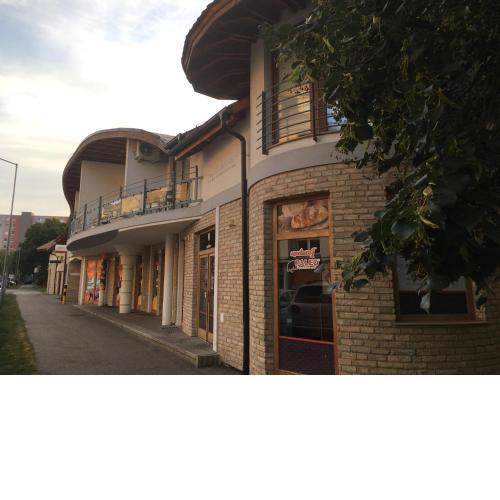 Kondé Apartments B