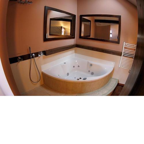 Krakow Jacuzzi Apartment