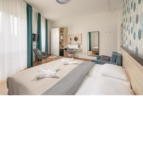 Kristály Hotel