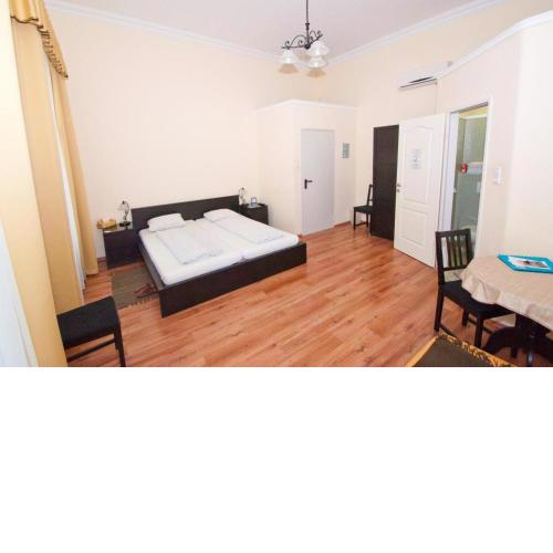 K+T Boardinghouse
