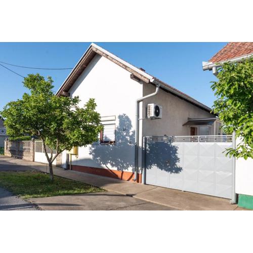Kuća za odmor Mali vikend u Vukovaru