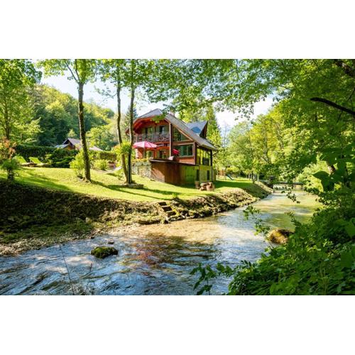 Kuća za odmor uz rijeku Slapnica, u Parku prirode Žumberak, finska sauna i jacuzzi