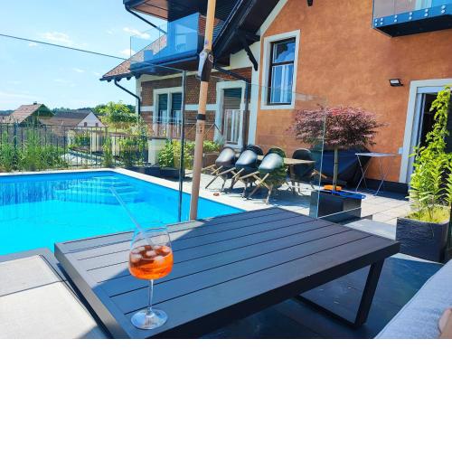KUNST-VILLA Apartments Suite mit Privatpool GrazSüd, Apartment mit Gartenblick ohne Pool