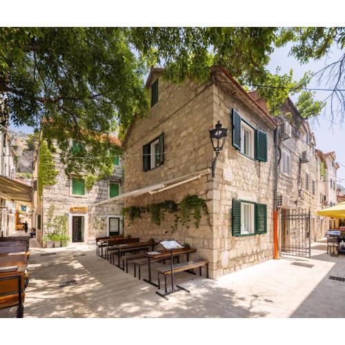 La Perla - Downtown House
