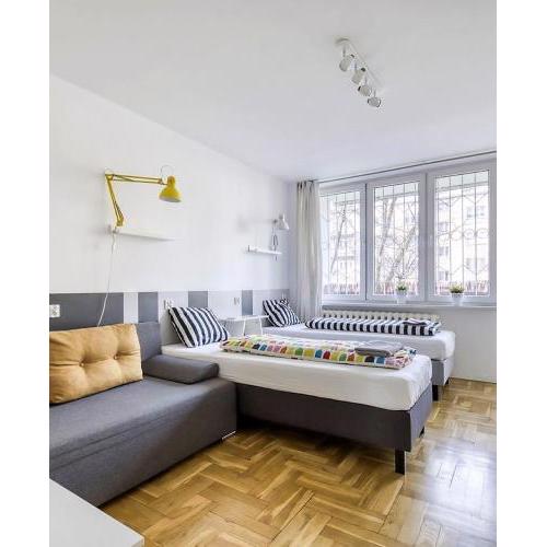Labo Apartment Metro Plocka