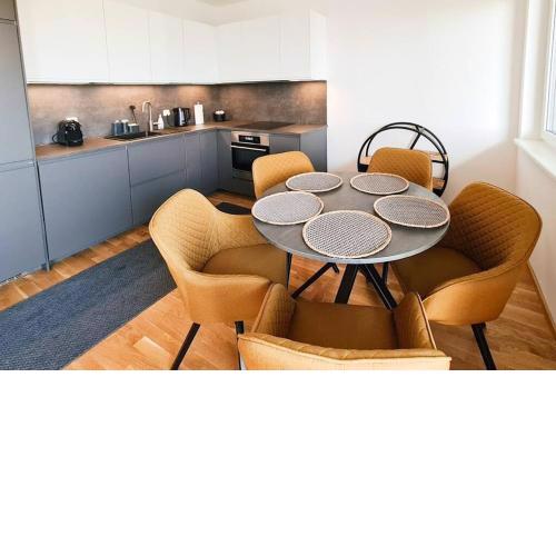 Lake View Suite