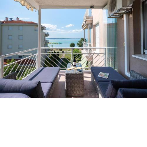 Lakeside Family Apartment