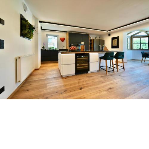 Lakeside Penthouse 16