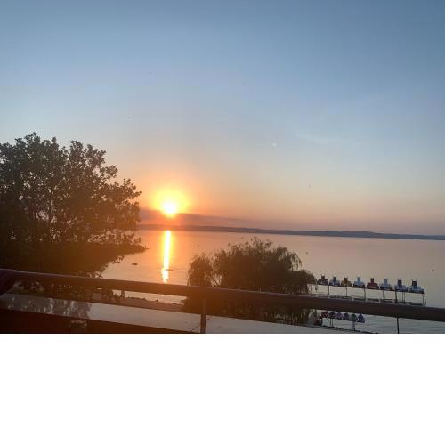 Lakeside Wellness Apartman