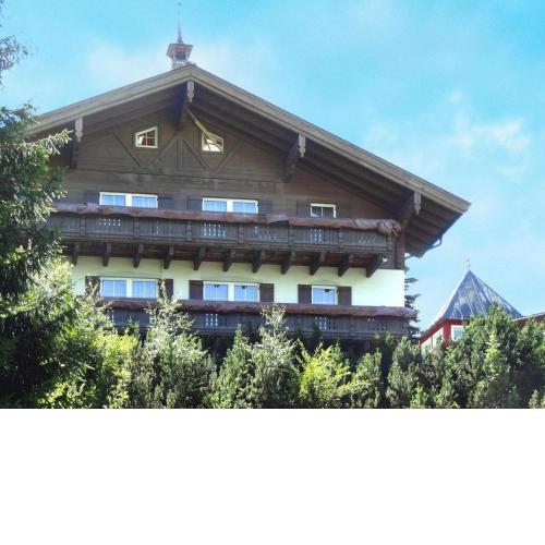 Landhaus Salzburg, Dienten