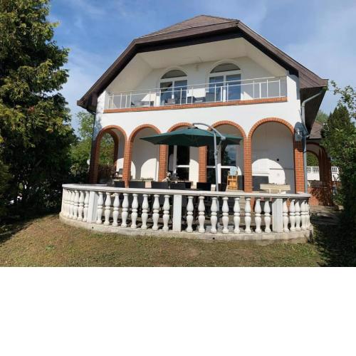 Landhaus Töreki mit Pool