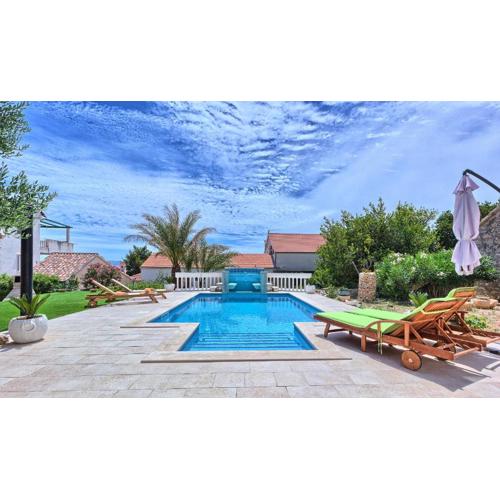 Lantana Holiday Home