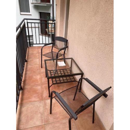 Large 3 bedroom family apartment close to the river