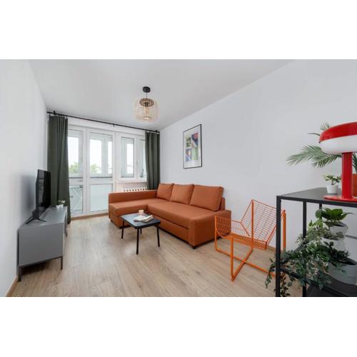 Large Apartment in Wrocław Center on the Market with 3 Bedrooms and Balcony by Noclegi Renters
