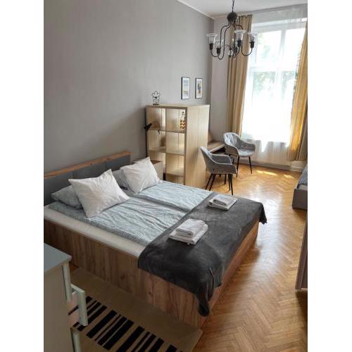 Large Apartment next to Main Station - 85 m2