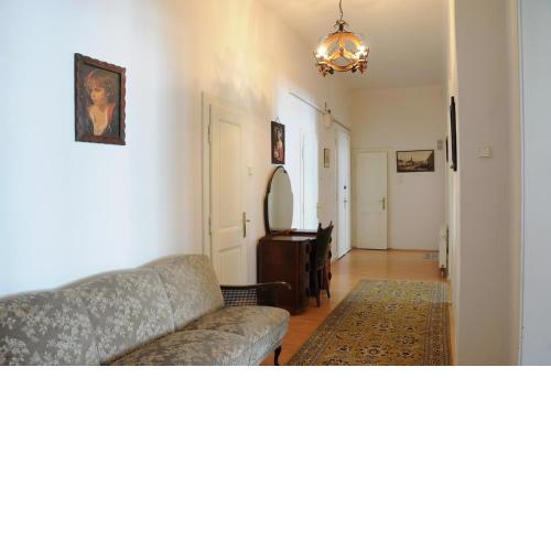 Large Apartment sleeps up to 10 M4A