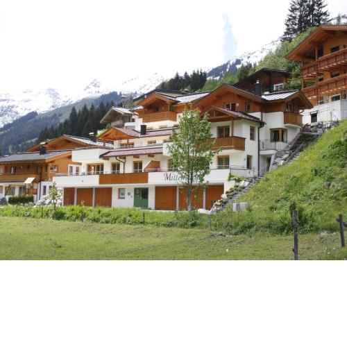Large chalet apartment in Saalbach Hinterglemm