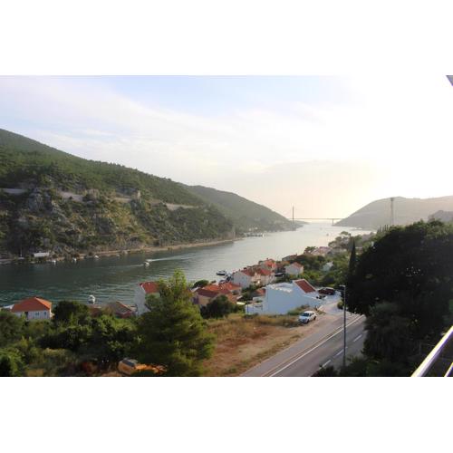 large & spacious apartment with fantastic views