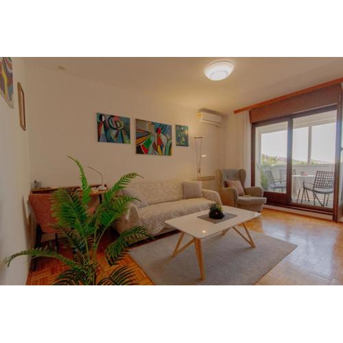 Large stylish apt Ankica,free public parking