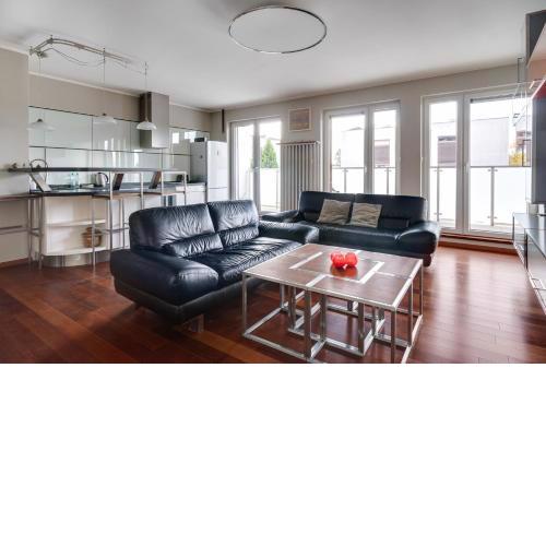 Lasek Marceliński 2-Bedroom Apartment