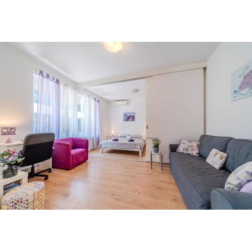 Lavanda Apartment With Terrace - Happy Rentals