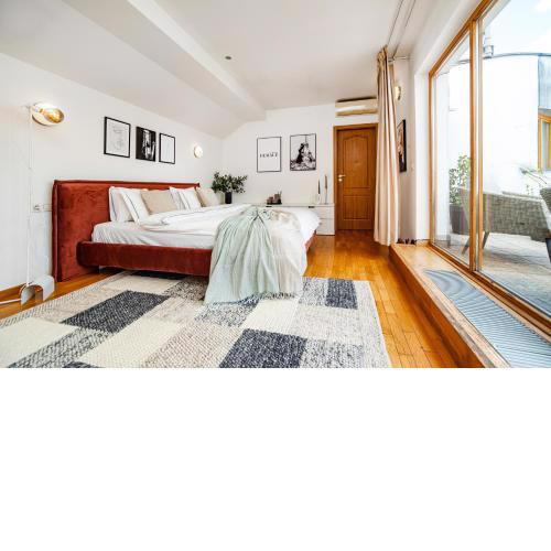 Lavish and chic duplex apartment