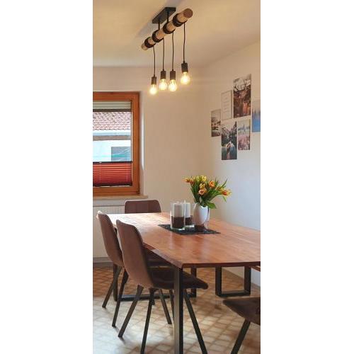 LECHUFER, 80m2, Haushälfte mit privatem Eingang, Kaminofen, Terrasse, Garten