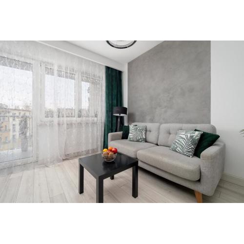 Legionów Elegant Apartment with Home office, Balcony & Parking Łódź by Noclegi Renters