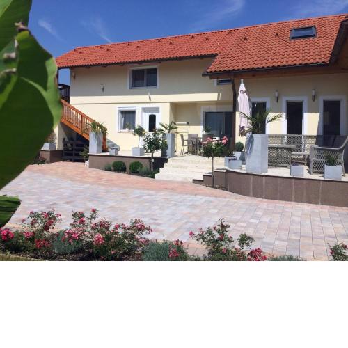 Leiner Apartman