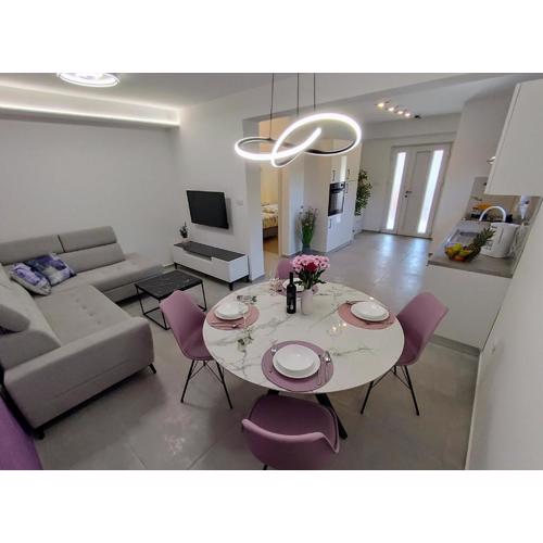 Lennida Apartman with free parking