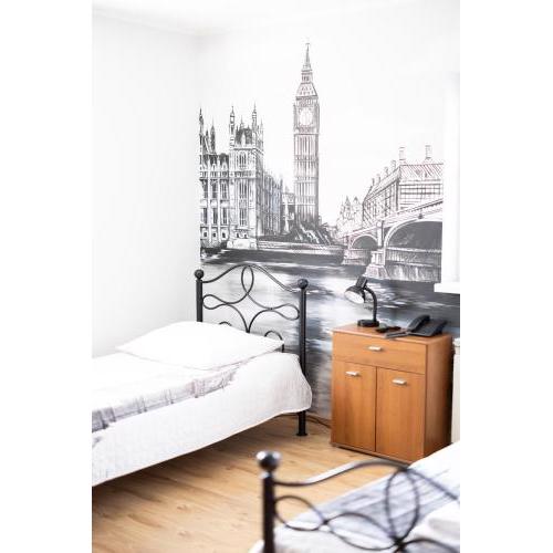 Leo Hostel