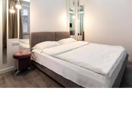 LEOGRAND Apartments on B Khmelnytskogo 27a
