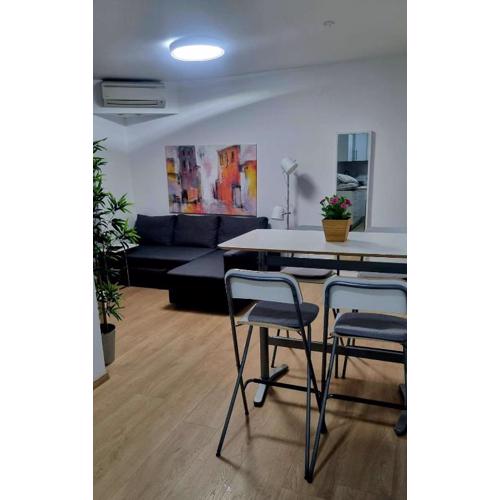 LEOMI Apartment